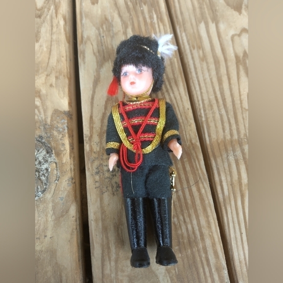 Vintage Queen"s Royal Guard Celluloid Doll Buckingham Palace London British - Picture 6 of 11